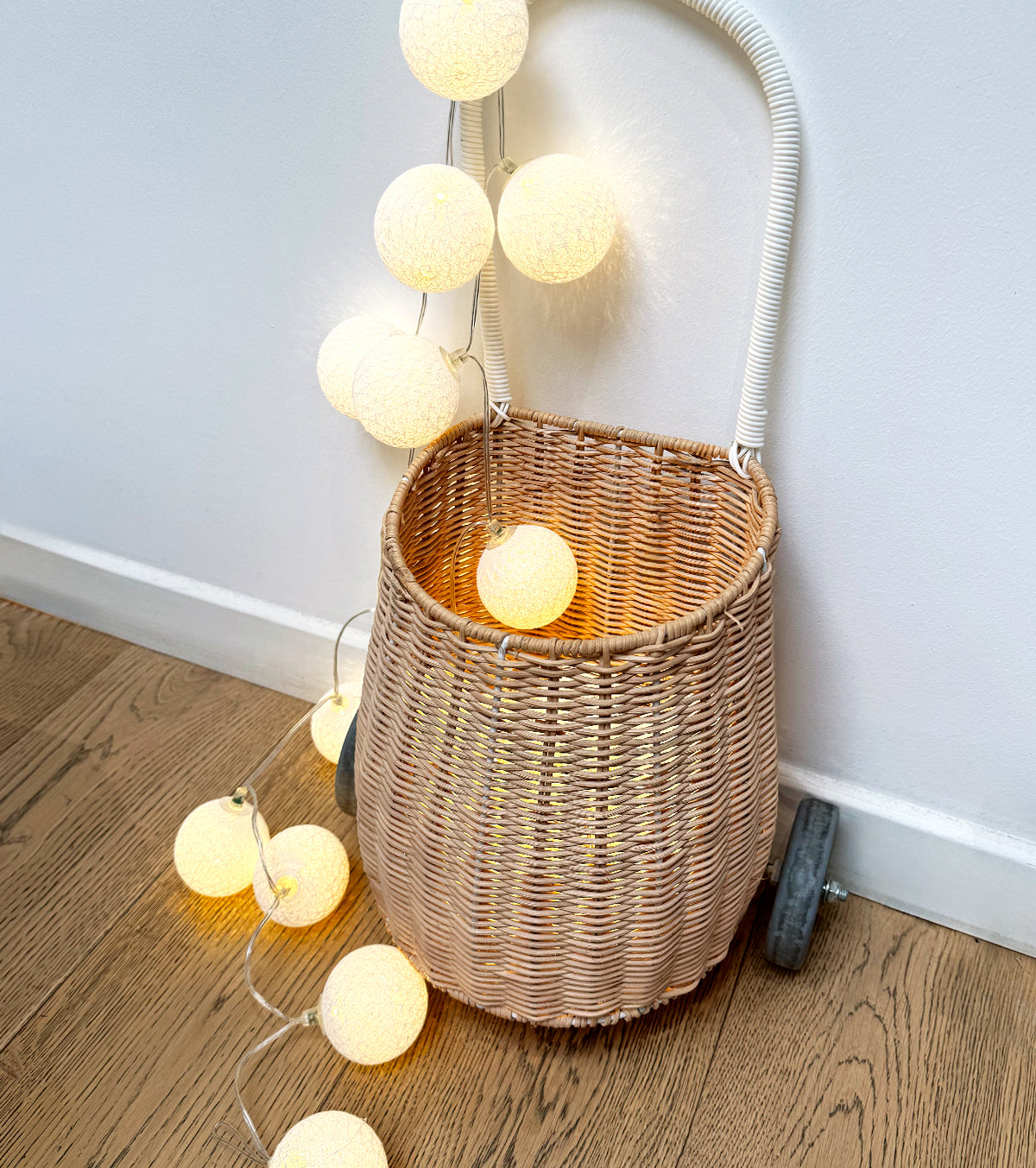 Guirlande lumineuse 24 boules de coton (blanc) - Éclairage décoratif intérieur